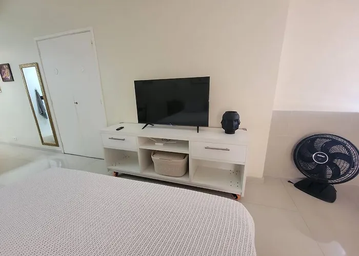 Espacoso Apartamento No Centro