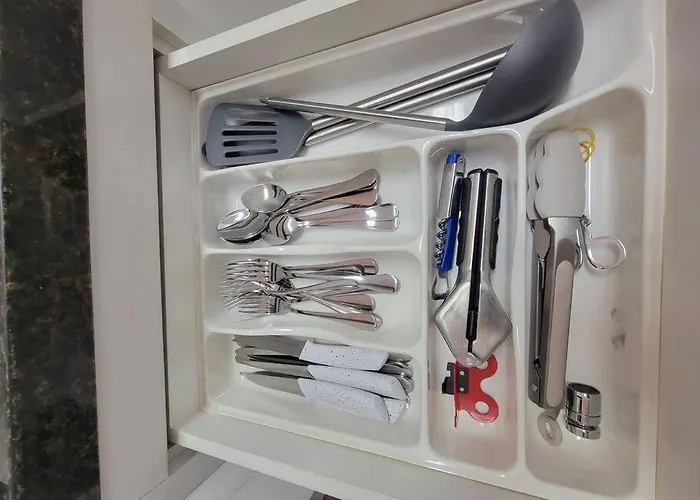 Espacoso Apartamento No Centro